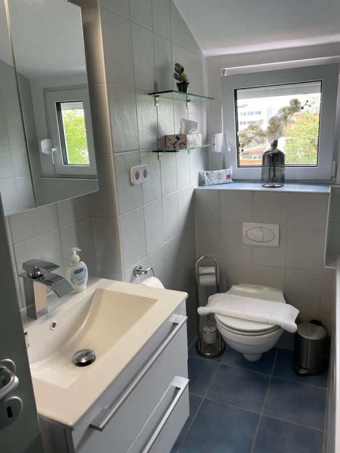 Wen Koenigsberger,Ruhige Dg-Wohnung In Weiden,2 Schlafzimmer,Parkplatz, Zentral! Weiden in der Oberpfalz Exterior photo